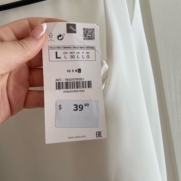 Zara White Classic Flowey Blouse Sleeveless Top **WITH TAGS STILL ON* - Picture 2 of 2